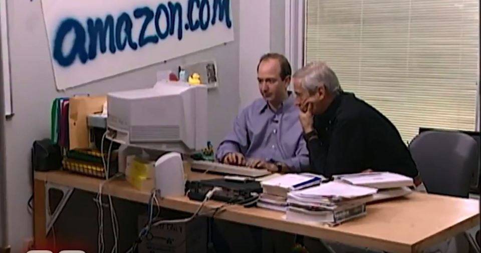 Jeff Bezos a fondat Amazon