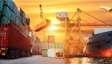 Containere: definitie si importanta lor in transportul maritim