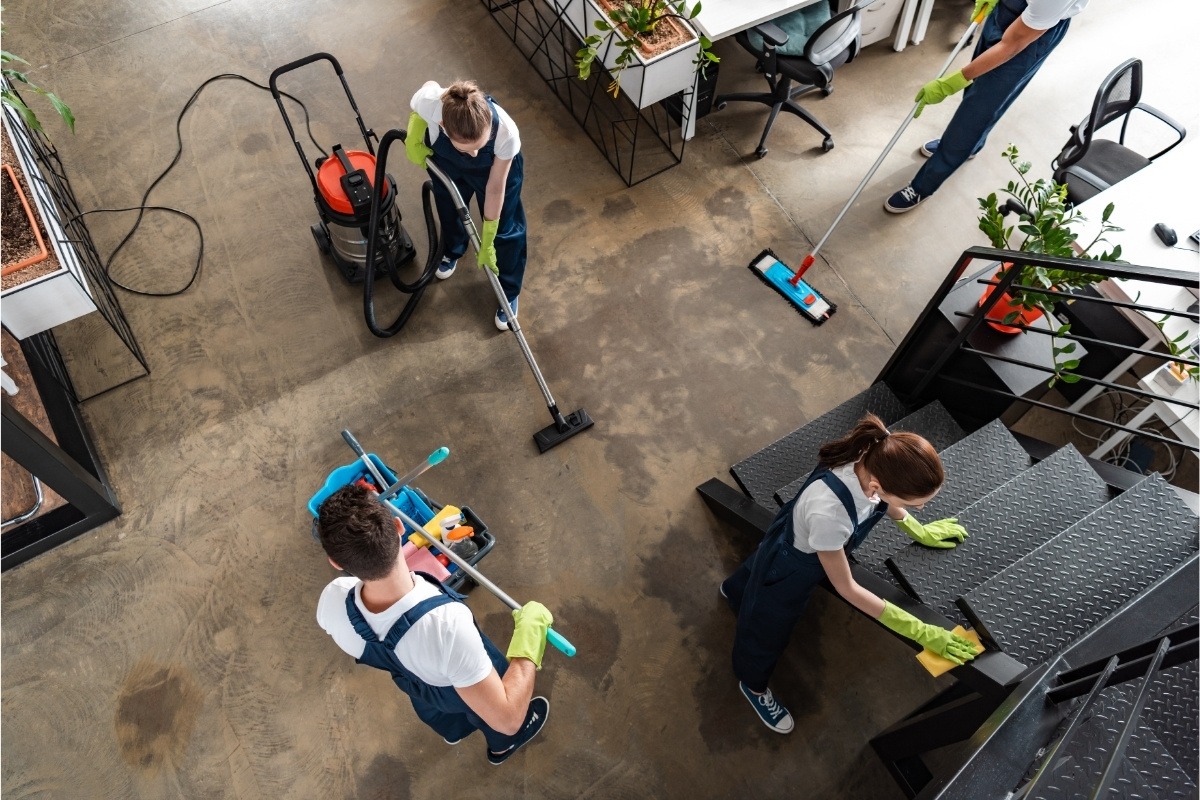servicii curatenie birouri