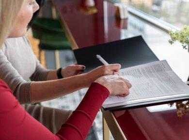 Cum se calculează costul traducerilor legalizate în Cluj?